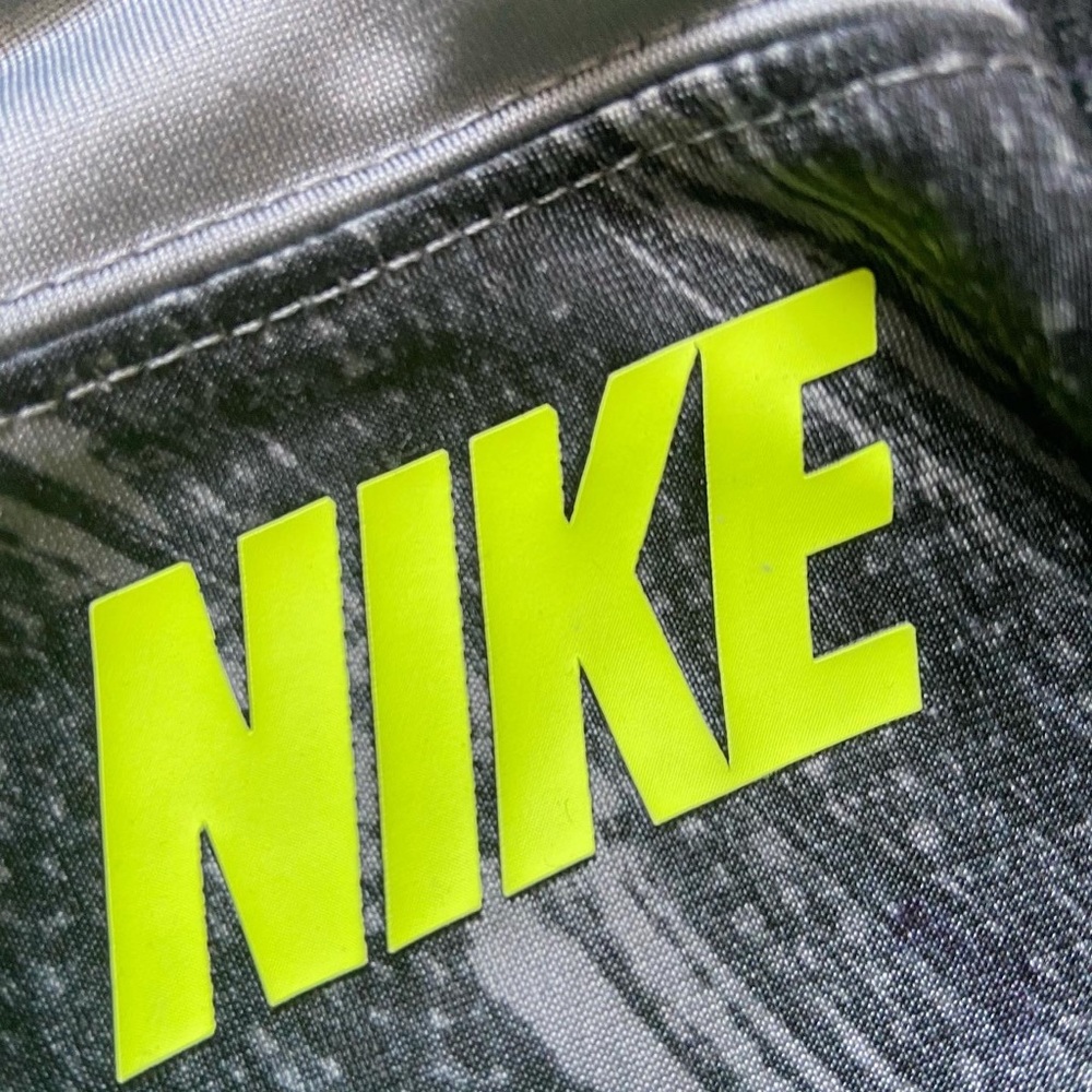Nike jacket grey and black 18 months - Picture 6 of 7